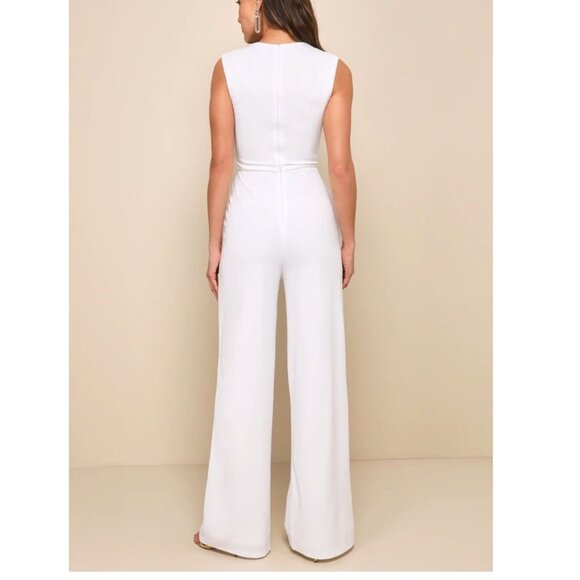 Lulus Enticing Endeavors White Jumpsuit Size Medium NWOT - Picture 2 of 6